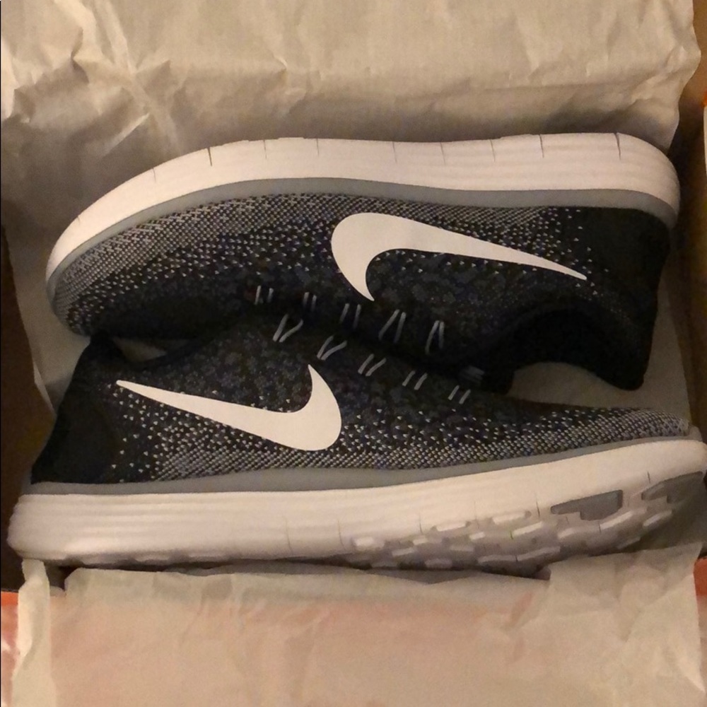 Women’s Nike free rn distance